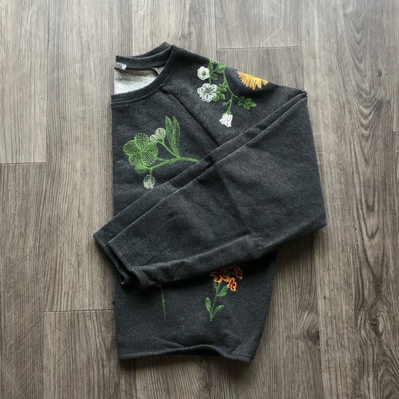 Zara Embroidered Cropped Sweatshirt Size S - Picture 2 of 3